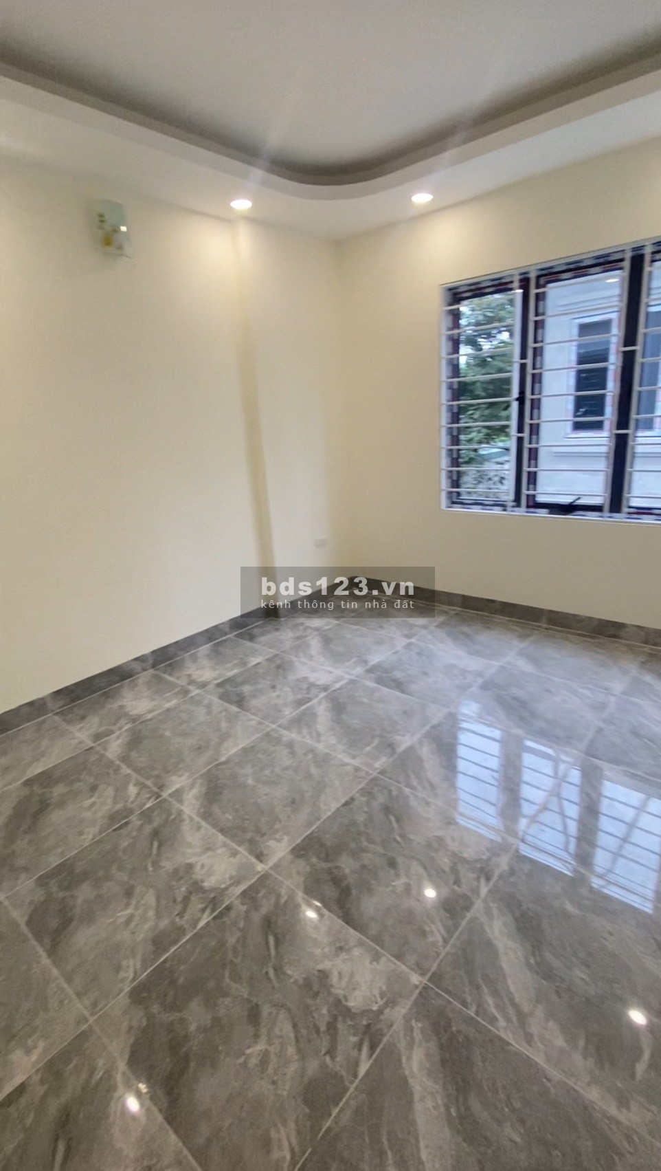 NHÀ THIẾT KẾ RỘNG RÃI VỚI DIỆN TÍCH 53m2 GIÁ CHỈ 2,7 TỶ FULL NỘI THẤT CƠ BẢN NẰM TẠI XÃ ĐẠI THÀNH