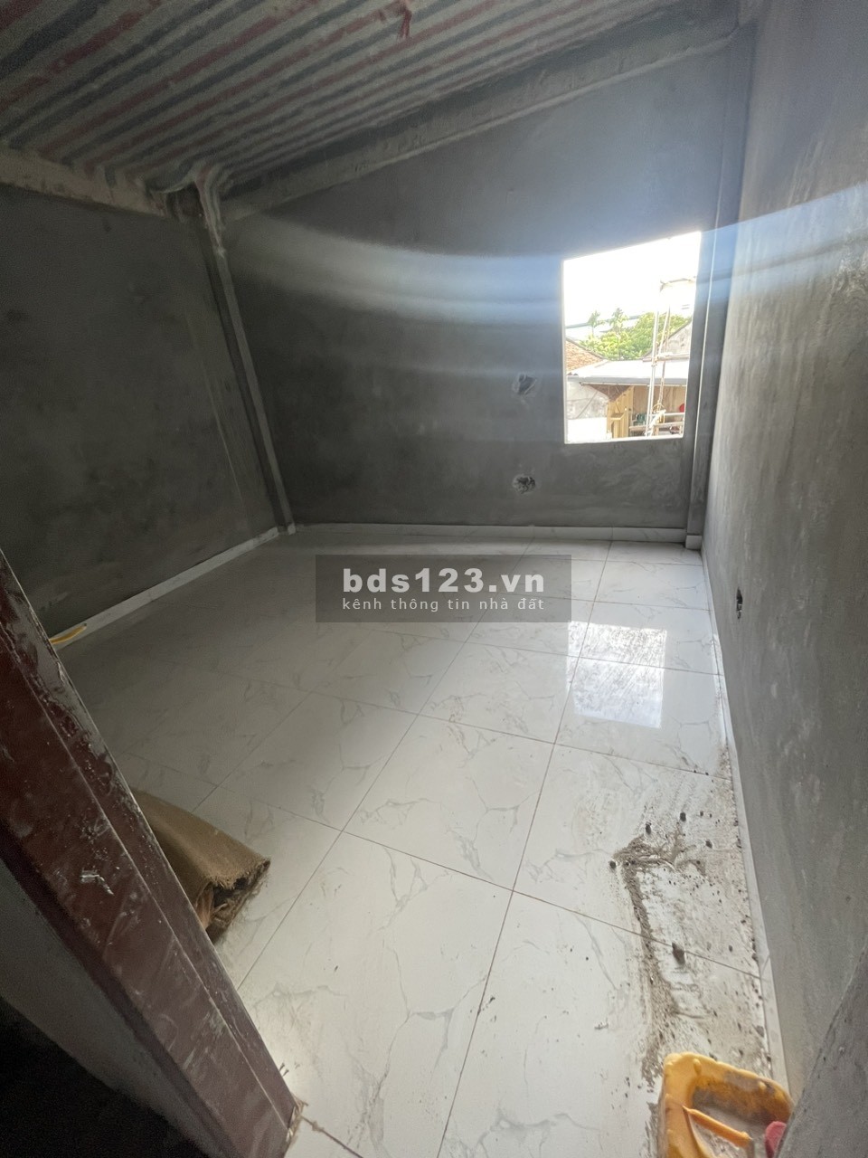 BÁN NHÀ GẦN CẦU ĐẠI THÀNH 3 TẦNG NGÕ RỘNG KHOẢNG 3m VỚI DIỆN TÍCH 55m2 GIÁ CHỈ 2,7 TỶ