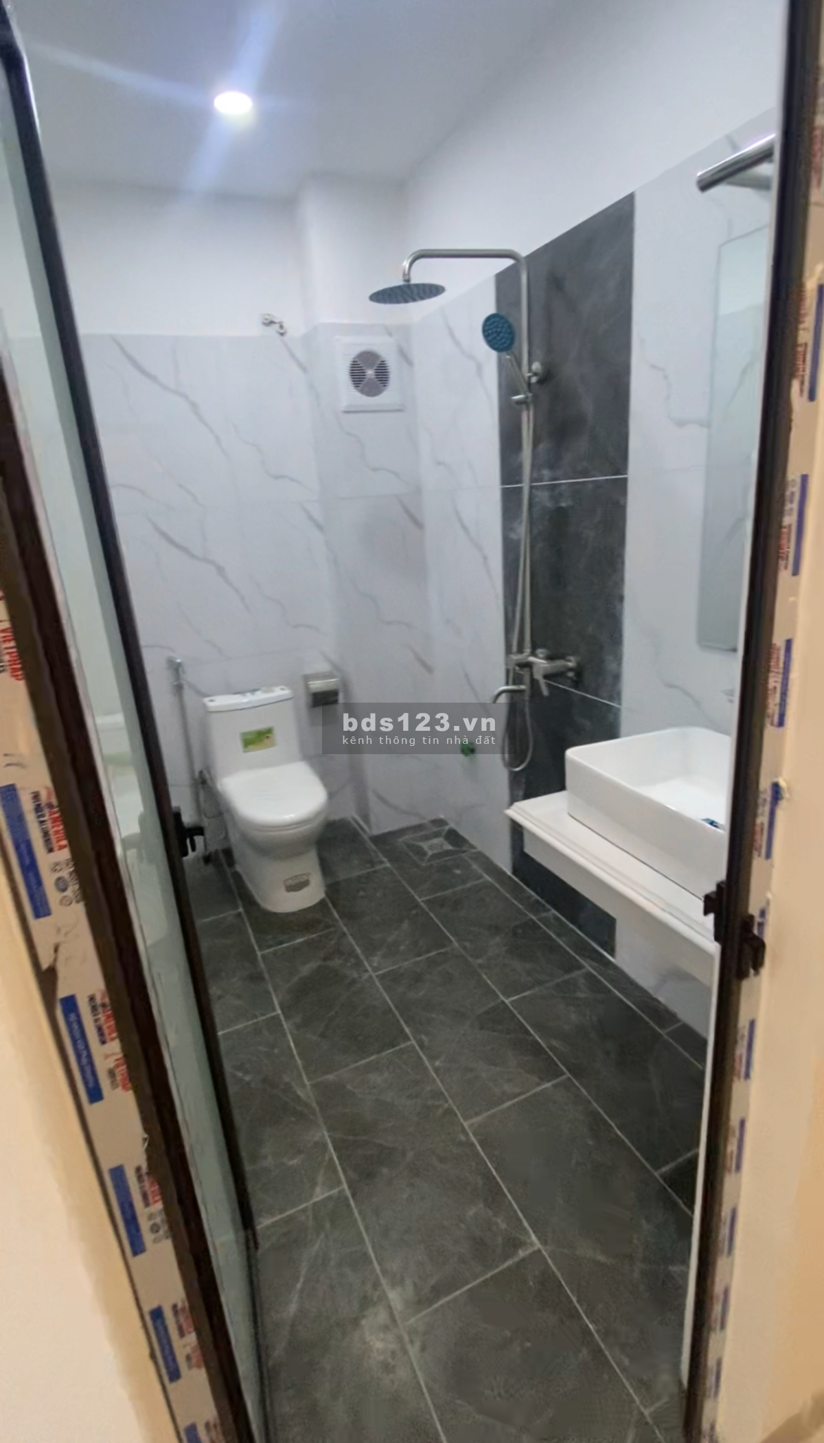 NHÀ THIẾT KẾ RỘNG RÃI VỚI DIỆN TÍCH 53m2 GIÁ CHỈ 2,7 TỶ FULL NỘI THẤT CƠ BẢN NẰM TẠI XÃ ĐẠI THÀNH