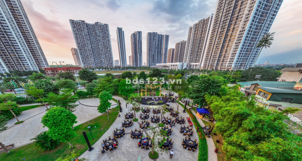 Bán Shop chấn đế tòa SA3 đông dân cư, gần trượng học, điểm xe bus Vinhomes Smart City giá 150tr/m