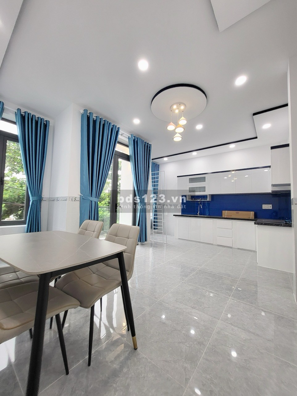 Bán nhà 3 tầng hiện đâị đường Hương Lộ Ngọc Hiệp