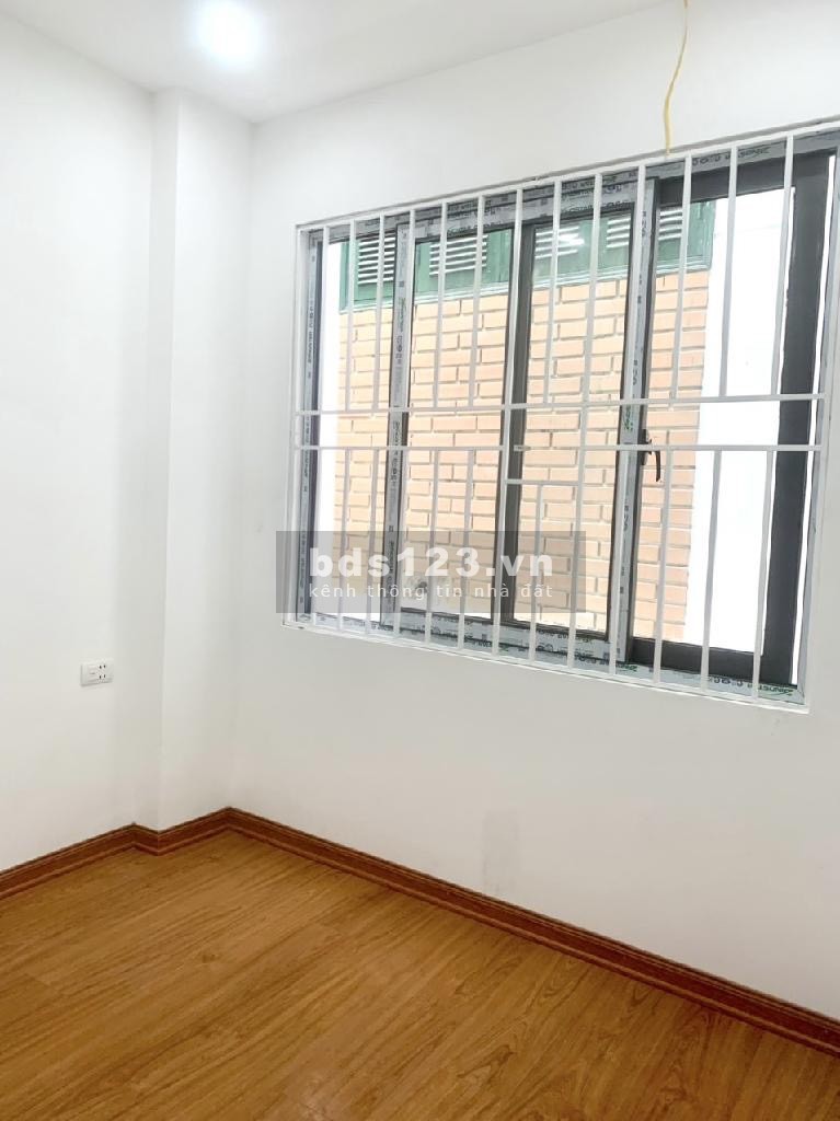1,98 tỷ có nhà riêng 4 tầng Lạc Long Quân