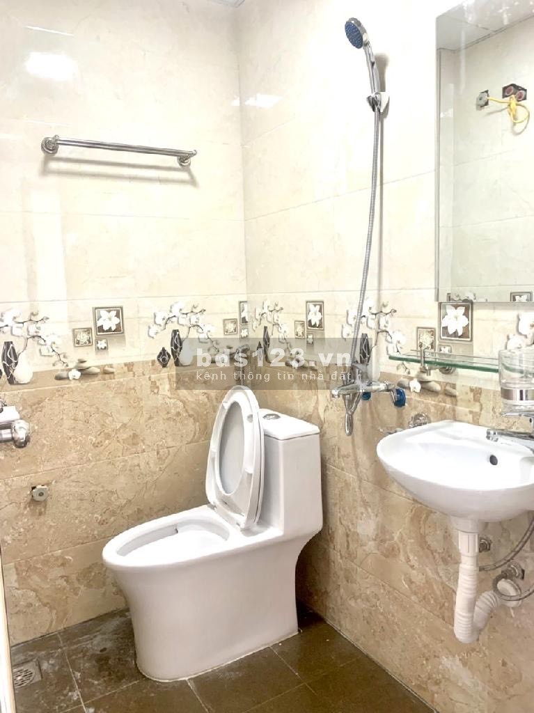 1,98 tỷ có nhà riêng 4 tầng Lạc Long Quân