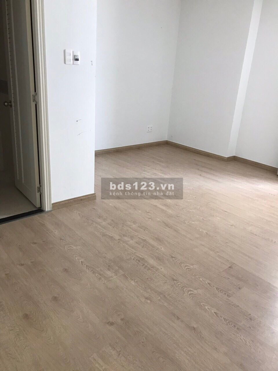 Cho thuê chung cư Phan Xích Long, Phú Nhuận: 73m2 (2pn) giá 13tr/tháng. Căn góc thoáng mát