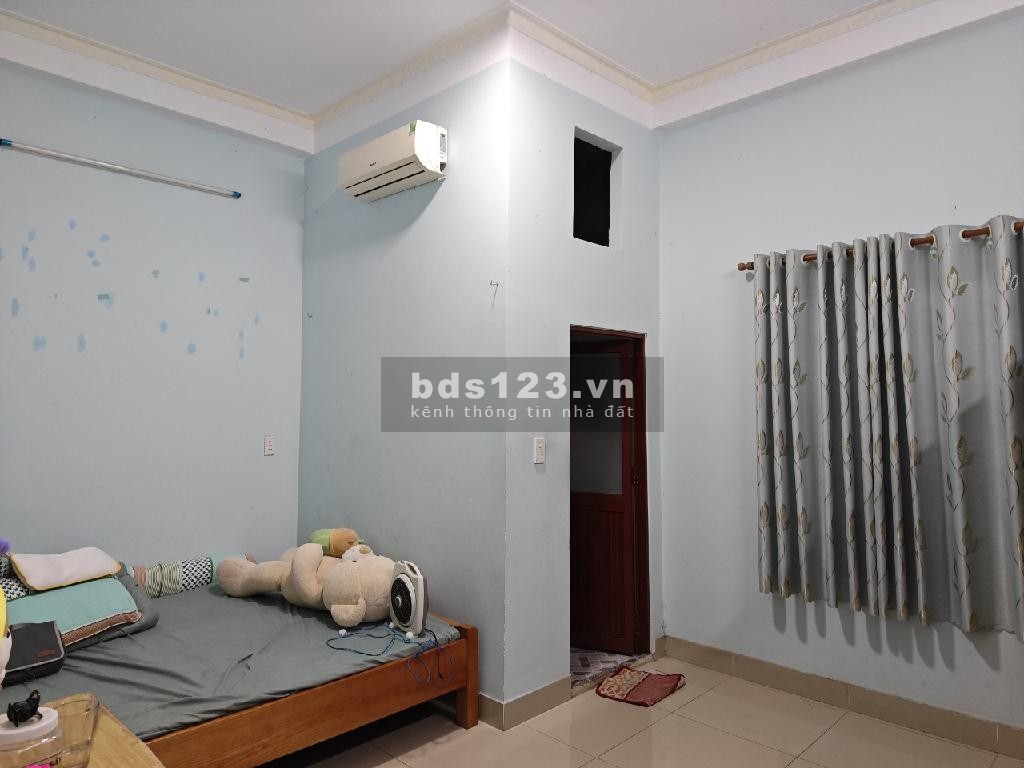 Bán nhà gần KDL Suối tiên, hẻm phân lô ô tô tránh, diện tích 60m2, nhỉnh 4 tỷ