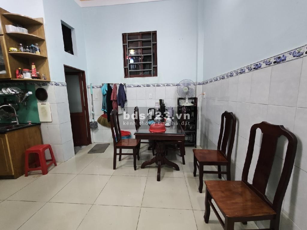 Bán nhà gần KDL Suối tiên, hẻm phân lô ô tô tránh, diện tích 60m2, nhỉnh 4 tỷ