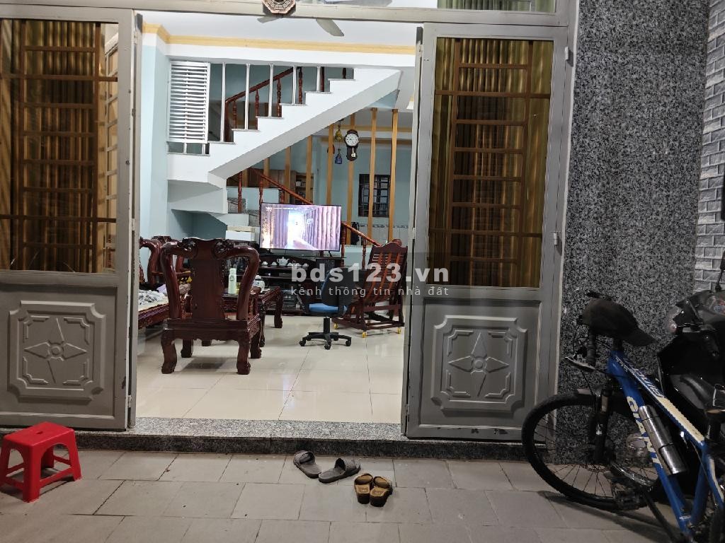 Bán nhà gần KDL Suối tiên, hẻm phân lô ô tô tránh, diện tích 60m2, nhỉnh 4 tỷ