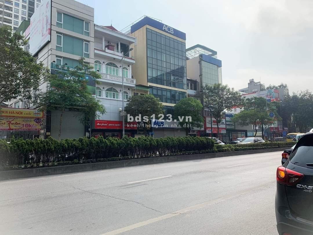 Bán Nhà Mặt phố Nguyễn Văn Cừ, Long Biên - 240m2 - MT 8.6m - 74 tỷ - Giá rẻ nhất khu vưc.