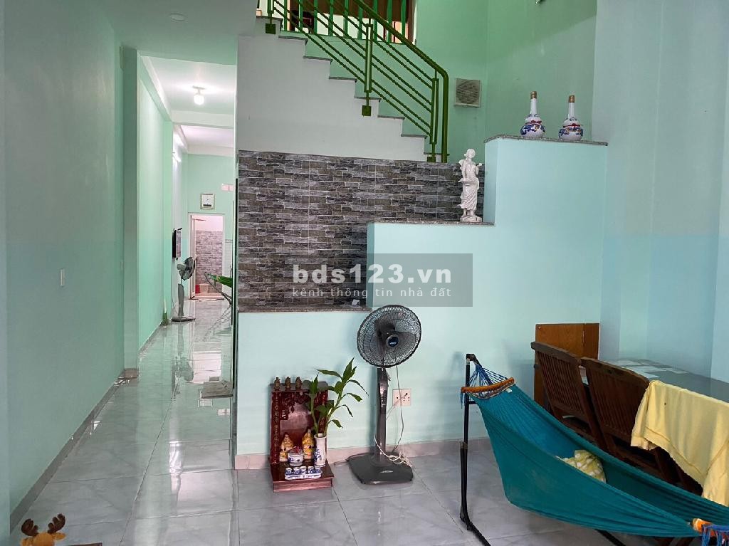Mua bán nhà ngay vòng xoay Phú Hữu, Quận 9, Thủ Đức, 108m2, chỉ 6.x tỷ