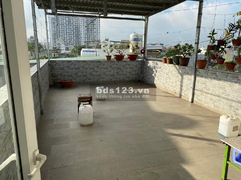 Mua bán nhà ngay vòng xoay Phú Hữu, Quận 9, Thủ Đức, 108m2, chỉ 6.x tỷ