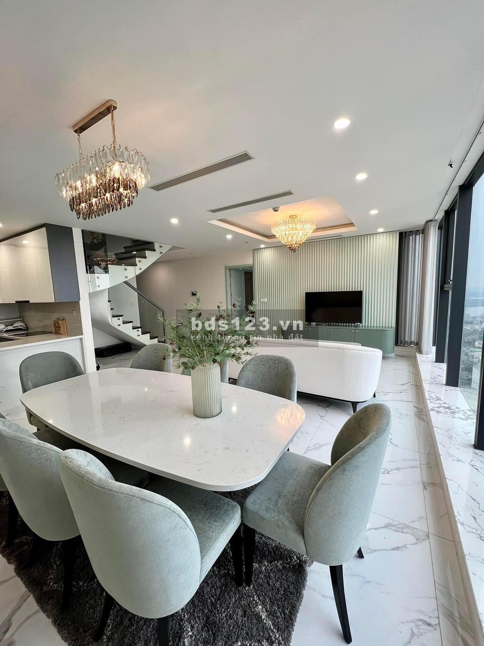Cần bán căn Duplex Sunshine City siêu Vip view Sân Golf. Giá 14tỷ. LH: 0963416556