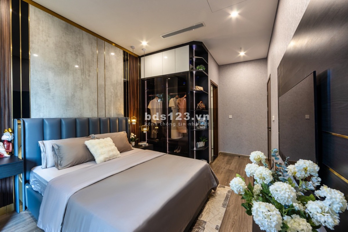 Chỉ 300 triệu sở hữu ngay căn hộ cao cấp chuẩn B + , view 3 mặt hướng thuỷ, sát cạnh Q. 12