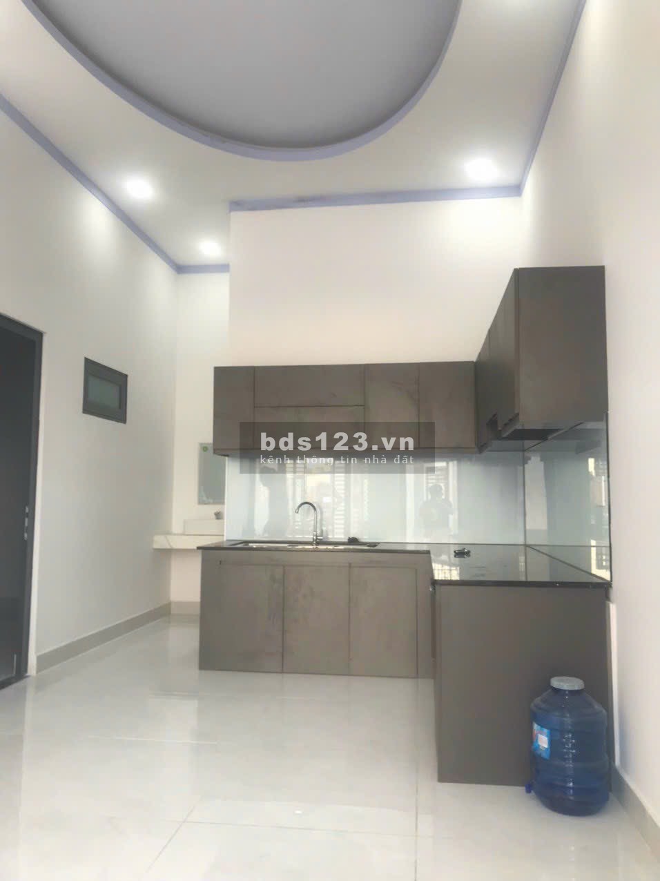 Bán nhà 2 lầu 2 mặt tiền nở hậu chính chủ mới xây giá 2tỷXxx
