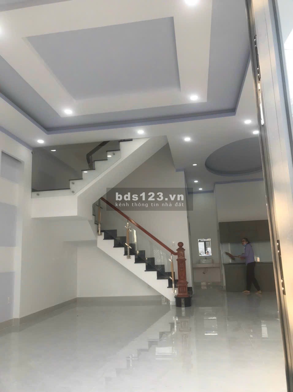 Bán nhà 2 lầu 2 mặt tiền nở hậu chính chủ mới xây giá 2tỷXxx