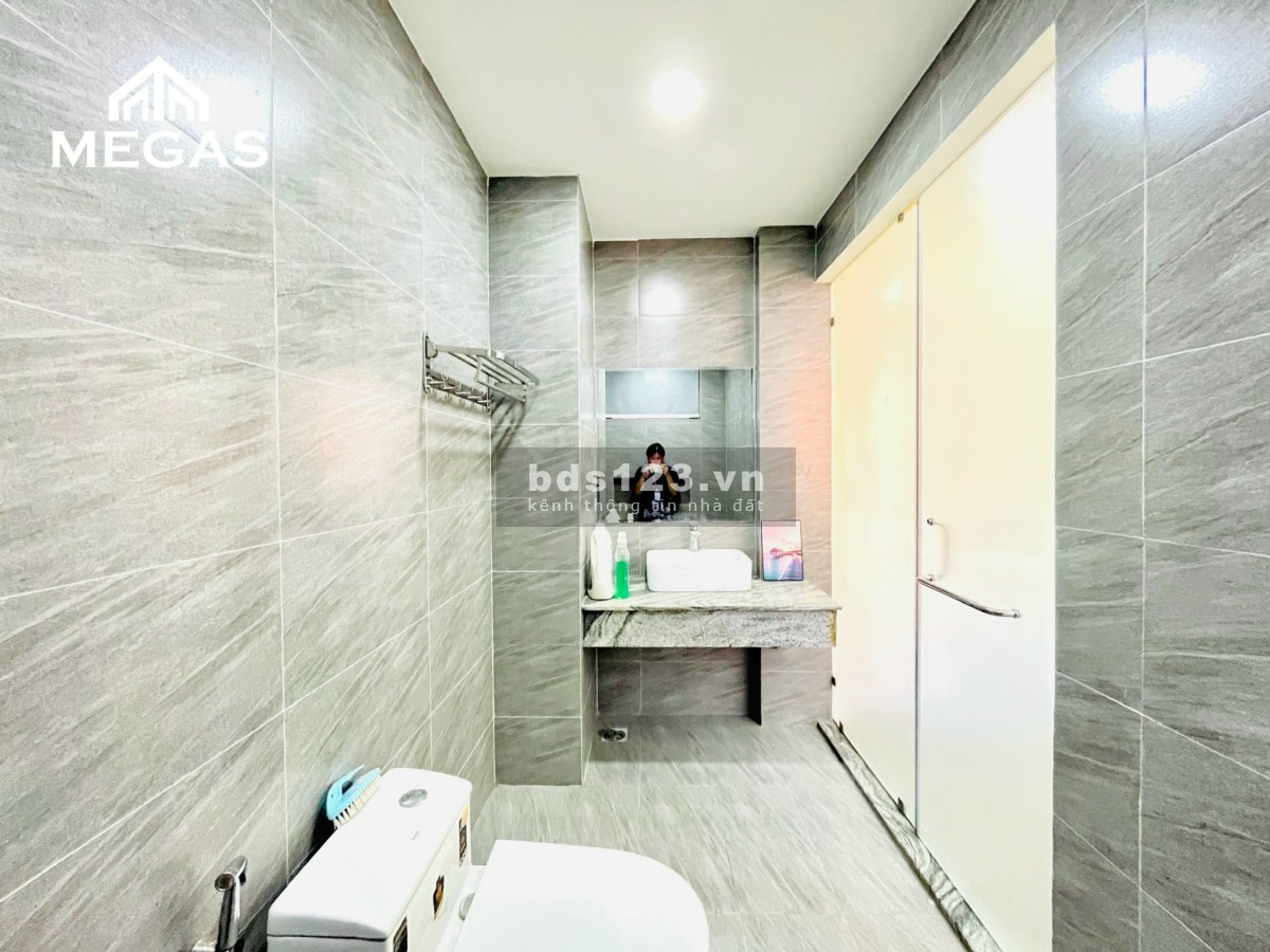 Cho thuê phòng nằm ngay Đảo kim cương FUll nội thất có ban công nằm gần mai chí thọ, sala