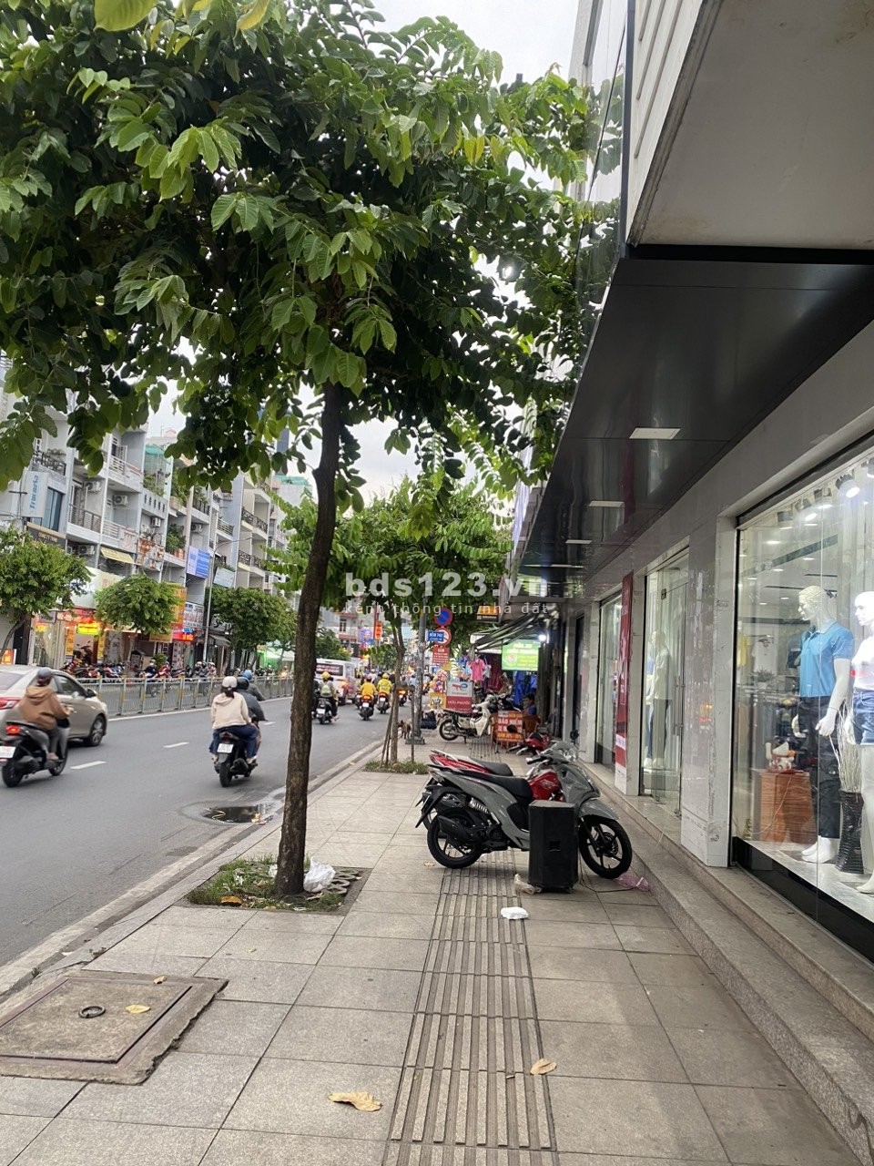 Cho thuê mặt bằng chính chủ_742 Luỹ Bán Bích. Diện tích 220m2