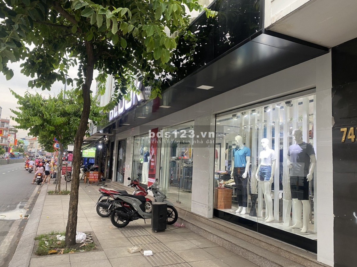 Cho thuê mặt bằng chính chủ_742 Luỹ Bán Bích. Diện tích 220m2