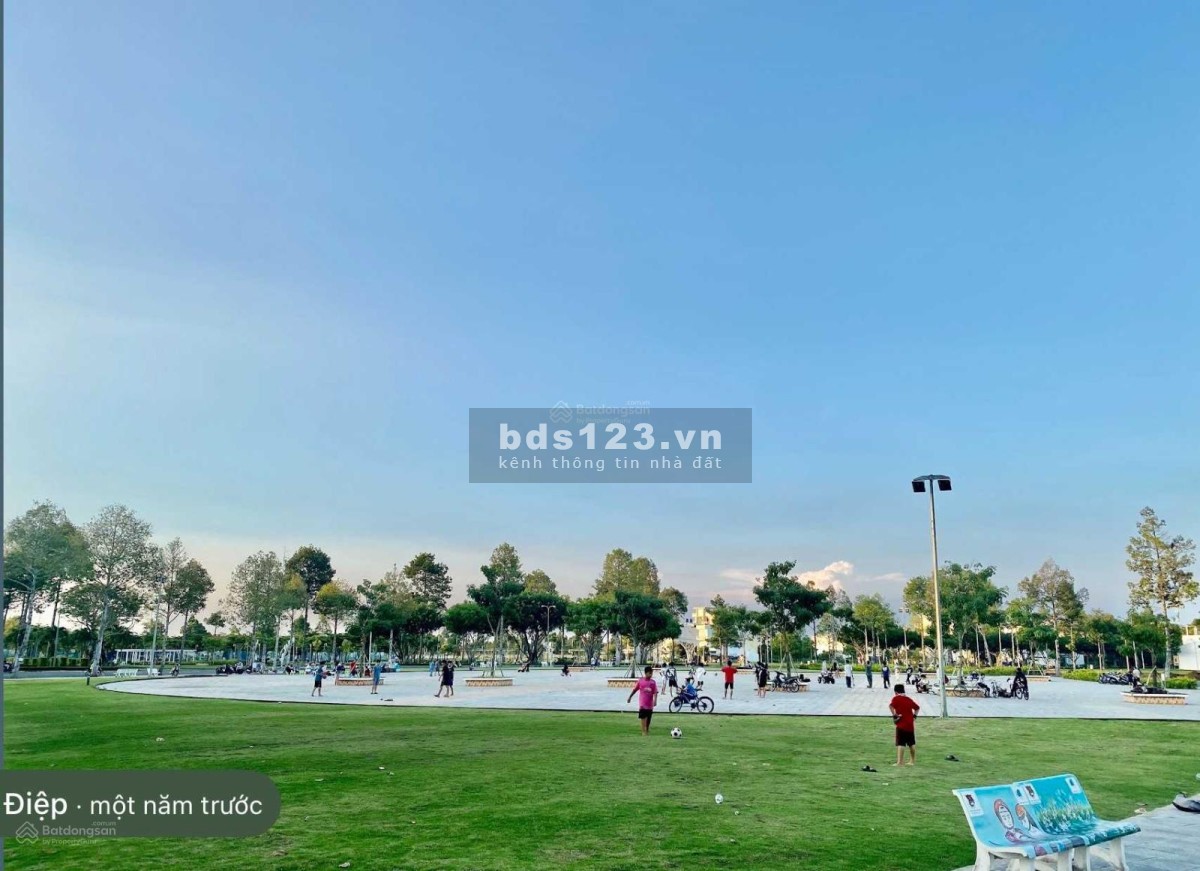 Bán đất nền Stella Mega City, nền đẹp gần công viên, đã sẵn sổ công chứng ngay, (5*22) 110m2 giá tốt