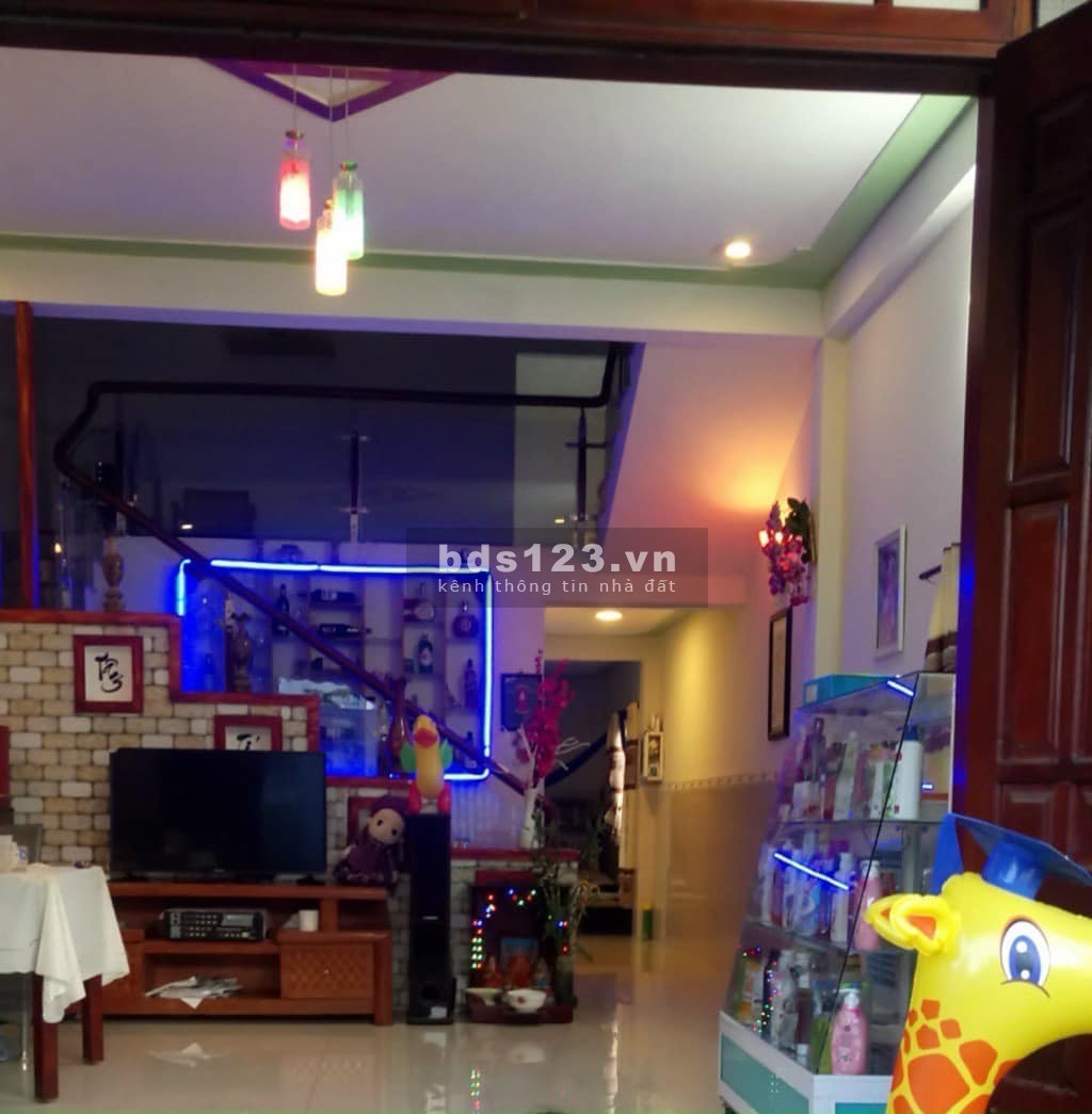 Chủ cần tiên nhờ bán nhà 2 tầng tâm huyết. Giá bán siêu ưu đãi 2,x