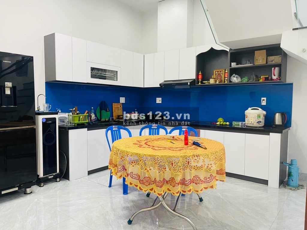 Chủ cần tiên nhờ bán nhà 2 tầng tâm huyết. Giá bán siêu ưu đãi 2,x