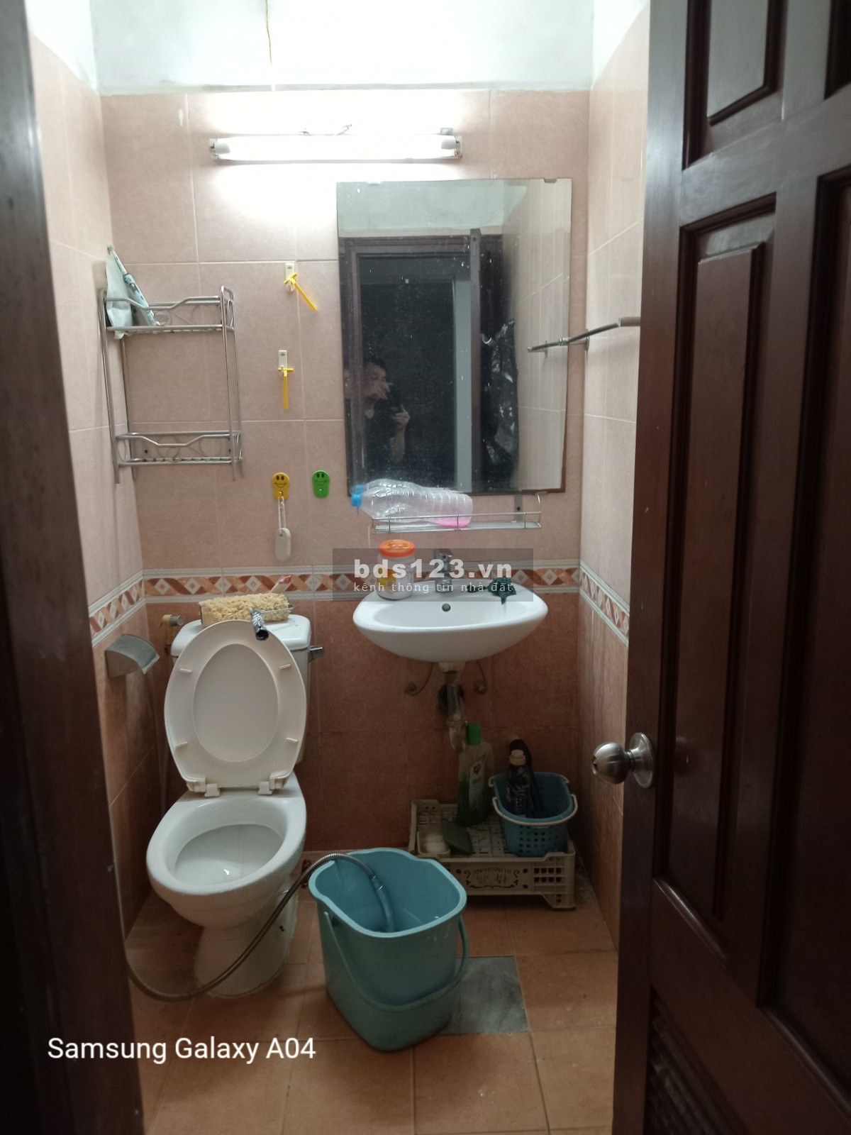 Cho thuê phòng vệ sinh, bếp khép kín ở phố Hào Nam, vào ở ngay