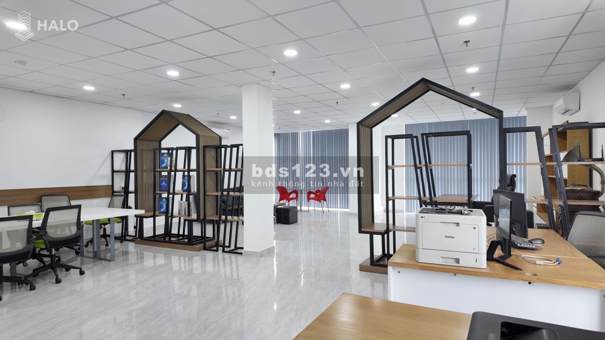 Cho thuê văn phòng tại đường Hai Bà Trưng, Tân Định, Quận 1.