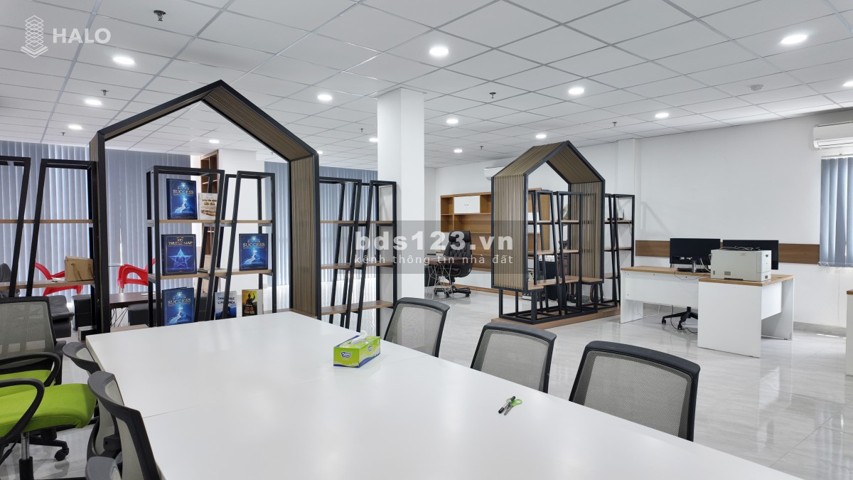 Cho thuê văn phòng tại đường Hai Bà Trưng, Tân Định, Quận 1.