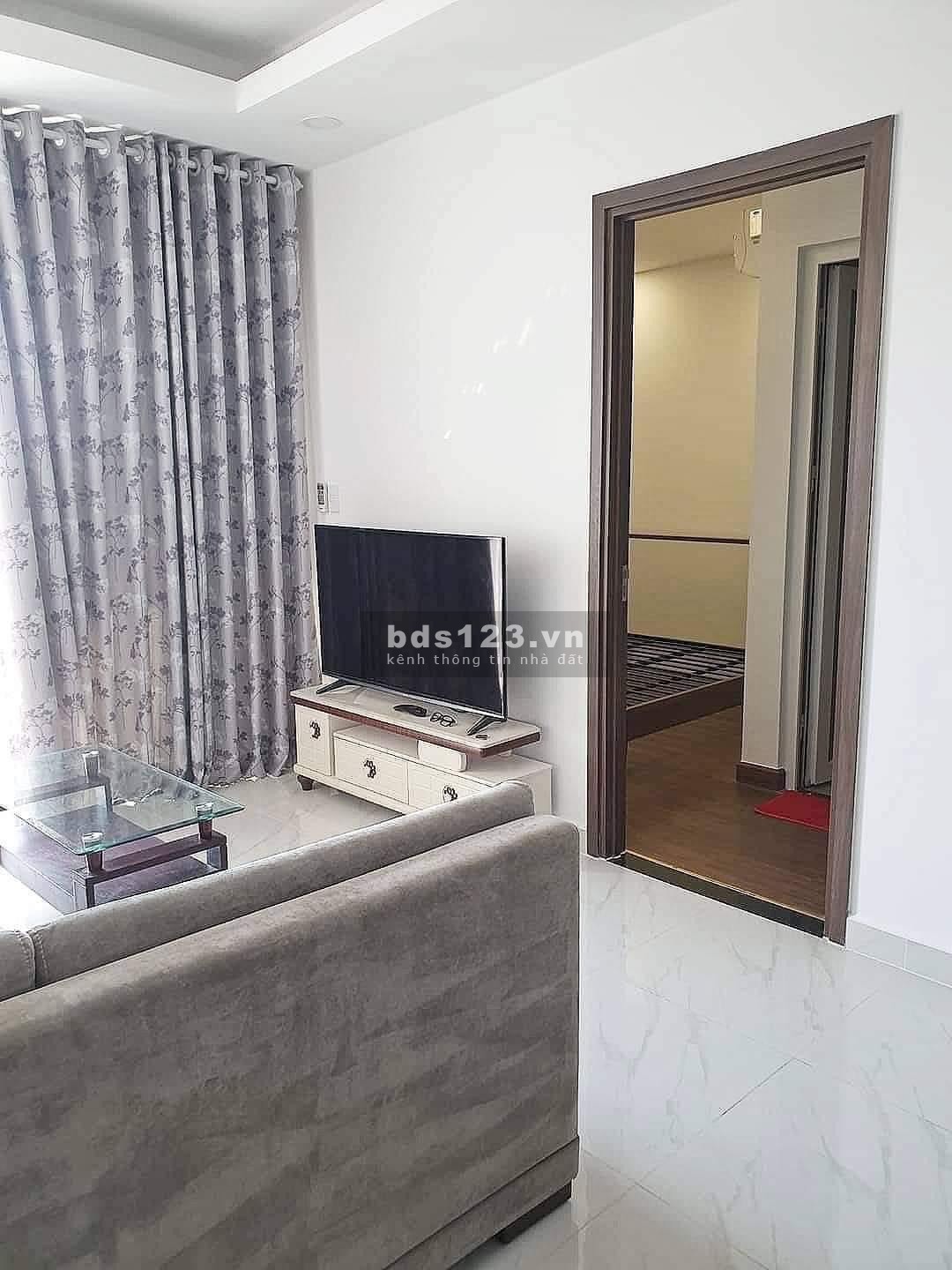 Cao ốc Screc - Quận 3 2pn, 2wc 68m2 giá thuê 13tr. Nội thất như hình