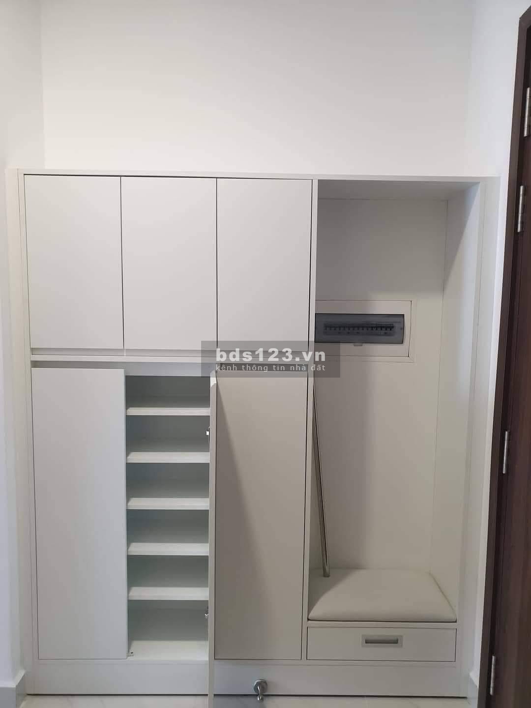 Cao ốc Screc - Quận 3 2pn, 2wc 68m2 giá thuê 13tr. Nội thất như hình