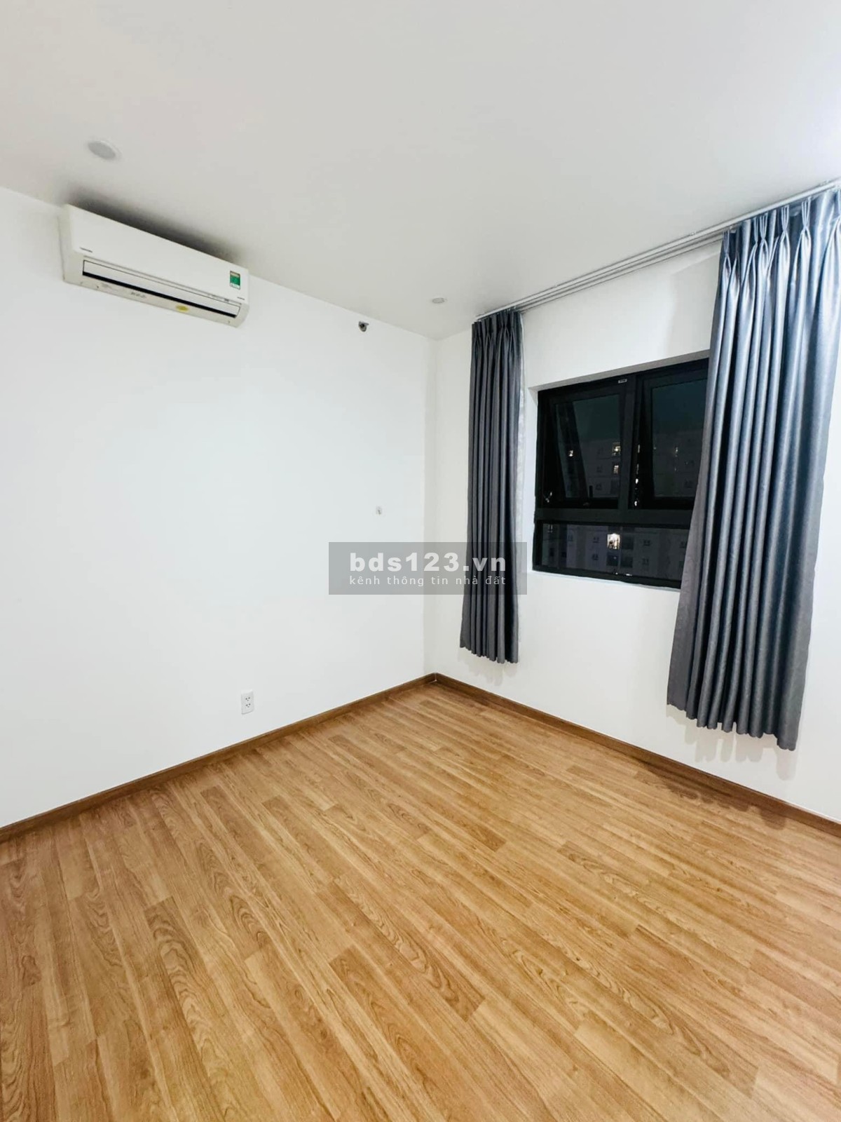 Bán chung cư Âu Cơ Tower - Tân Phú 100m2 giá 3tỷ150: 3p ngủ, 2wc. Nhà mới đẹp, sổ hồng riêng