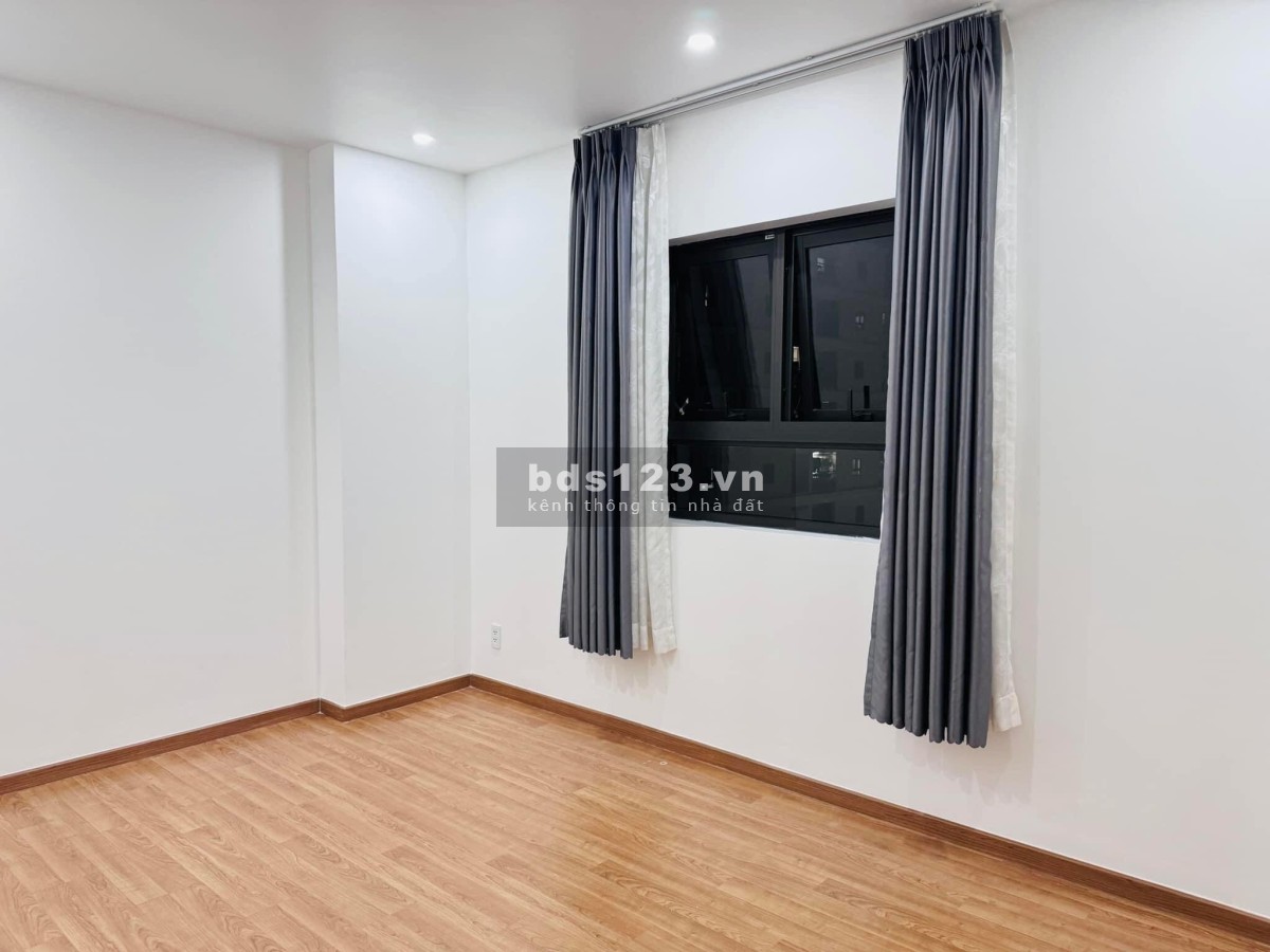 Bán chung cư Âu Cơ Tower - Tân Phú 100m2 giá 3tỷ150: 3p ngủ, 2wc. Nhà mới đẹp, sổ hồng riêng