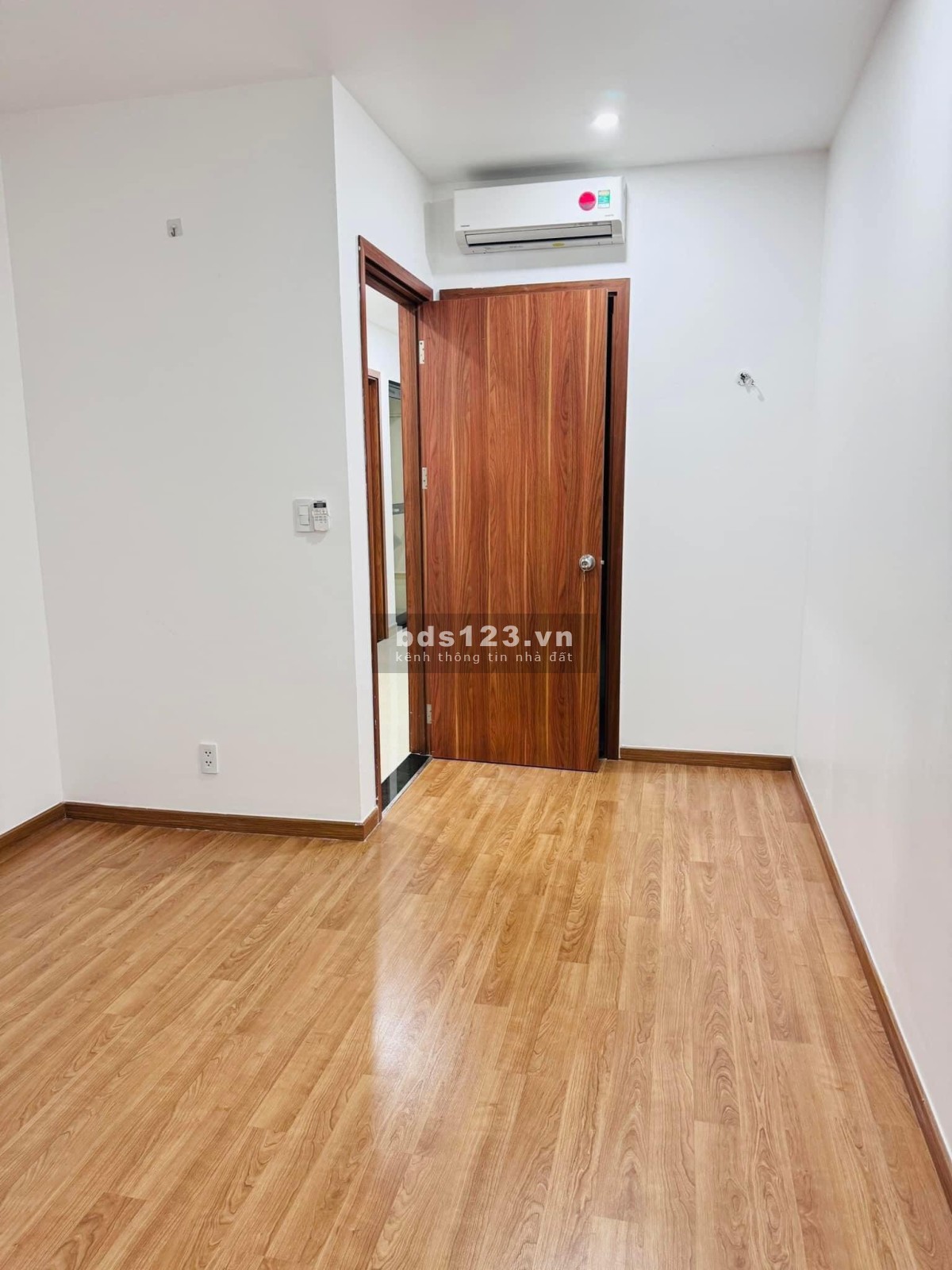 Bán chung cư Âu Cơ Tower - Tân Phú 100m2 giá 3tỷ150: 3p ngủ, 2wc. Nhà mới đẹp, sổ hồng riêng
