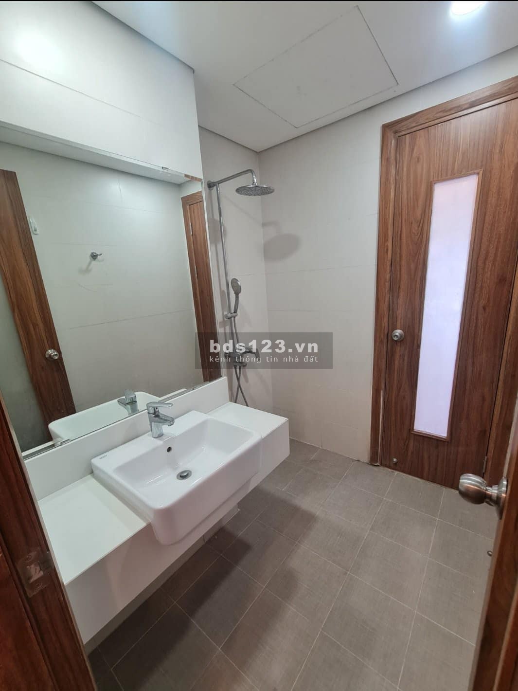 BÁN CHUNG CƯ CENTERPOINT 110 CẦU GIẤY 54M2 2PN 2WC FULL NỘI THẤT SIÊU ĐẸP GIÁ 4,1TỶ
