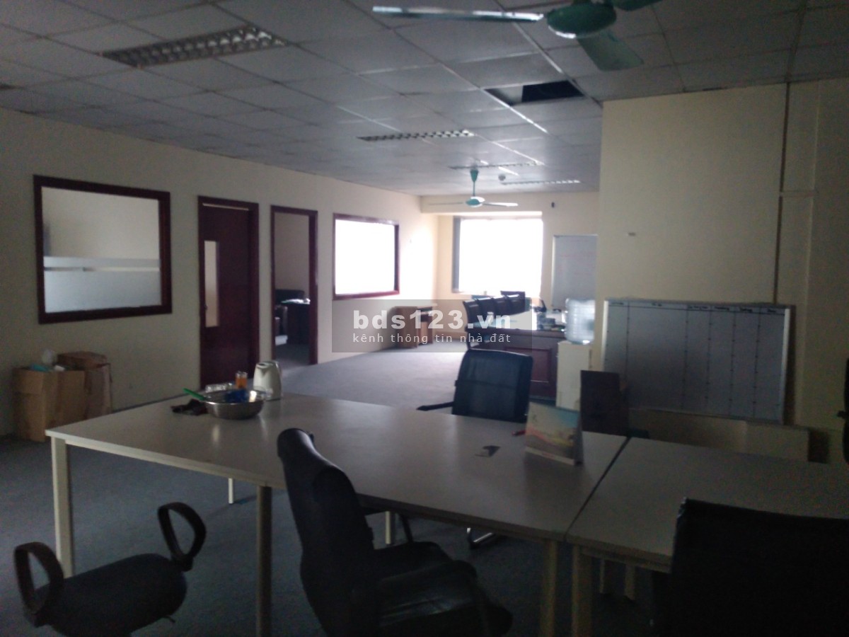Vp 100m2 chỉ 15TR bao phí. Nguyễn Lương Bằng. Chỗ đỗ oto
