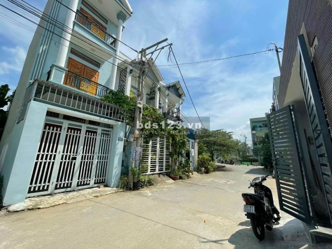 Bán đất chính chủ 80m2, tại khu dân cư Phú Nhuận, Thạnh Xuân, Q12 giá 2 tỷ 350 có sổ riêng.