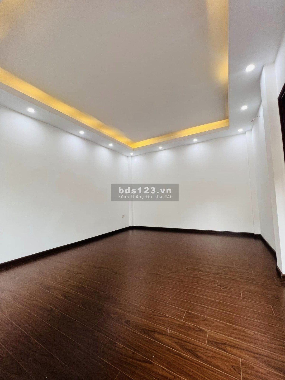 Bán Nhà Phố Trần Cung - 5 Tầng x 40m2 - 5.05 Tỷ