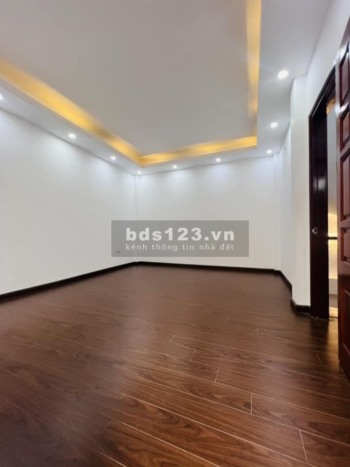 Bán Nhà Phố Trần Cung - 5 Tầng x 40m2 - 5.05 Tỷ