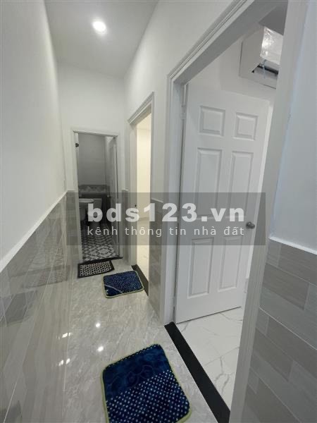 7 CHỖ ĐỖ CỬA - NHÀ MỚI XINH PHÚ NHUẬN - 4 TẦNG BTCT - 0 LỘ GIỚI