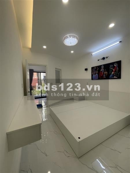 7 CHỖ ĐỖ CỬA - NHÀ MỚI XINH PHÚ NHUẬN - 4 TẦNG BTCT - 0 LỘ GIỚI