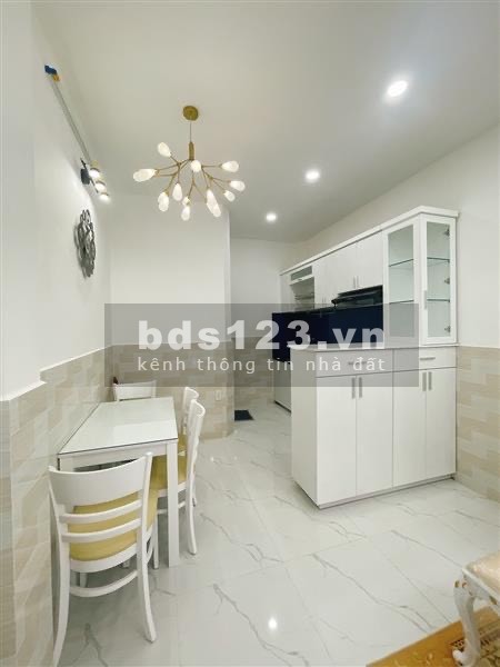 7 CHỖ ĐỖ CỬA - NHÀ MỚI XINH PHÚ NHUẬN - 4 TẦNG BTCT - 0 LỘ GIỚI