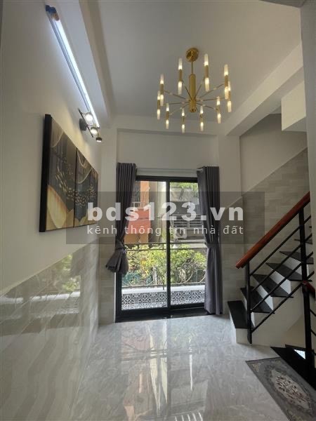 7 CHỖ ĐỖ CỬA - NHÀ MỚI XINH PHÚ NHUẬN - 4 TẦNG BTCT - 0 LỘ GIỚI