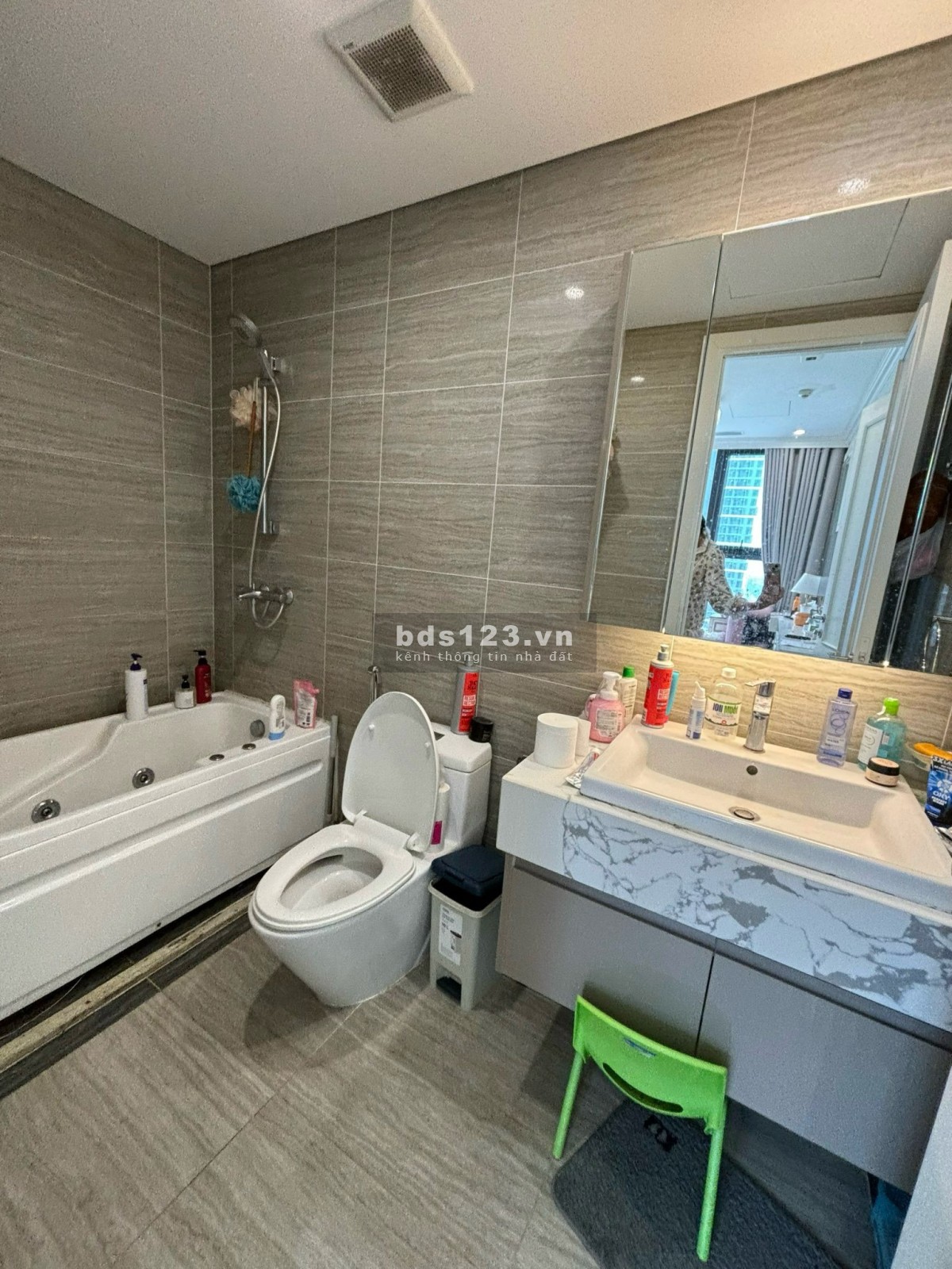 Nhanh tay sở hữu căn hộ 3PN. Diện tích; 93,3m2. Giá Chỉ từ 4,050tỷ tại Vinhomes Ocean Park.
