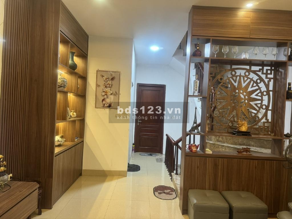 Bán gấp nhà đẹp, 50m2, mặt tiền 4.2m, 4 tầng, ô tô đỗ cửa, KD, cho thuê, giá 15 tỷ có thương lượng