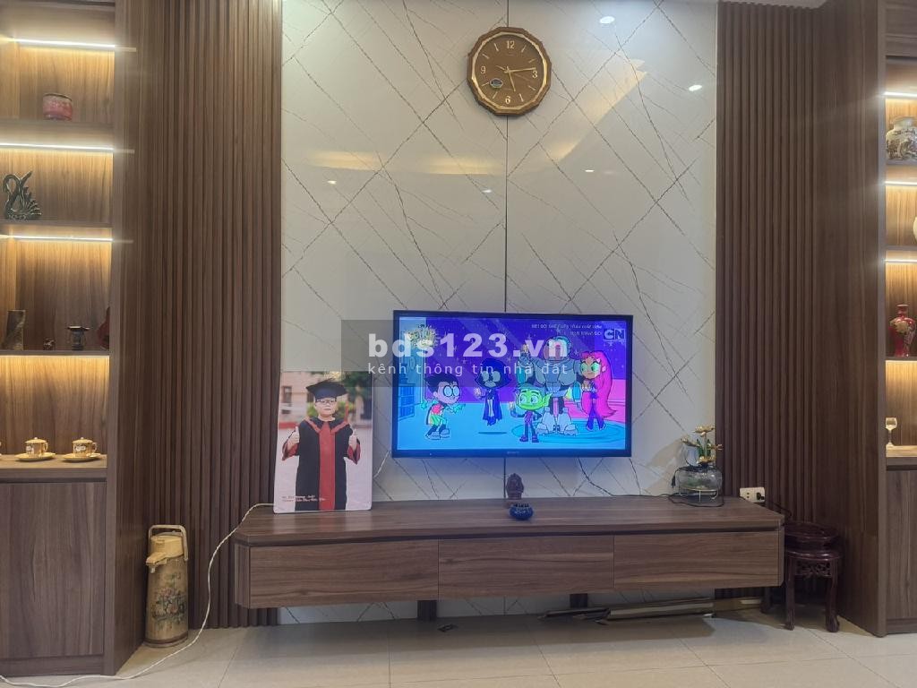 Bán gấp nhà đẹp, 50m2, mặt tiền 4.2m, 4 tầng, ô tô đỗ cửa, KD, cho thuê, giá 15 tỷ có thương lượng