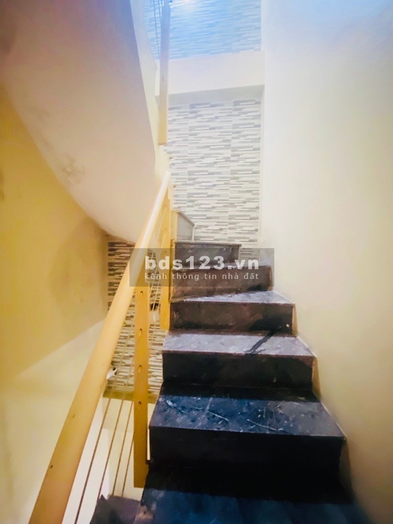 Bán nhà Bạch Mai, siêu gần trung tâm, tiện ích tứ tung, 18m2, 3.44 tỷ