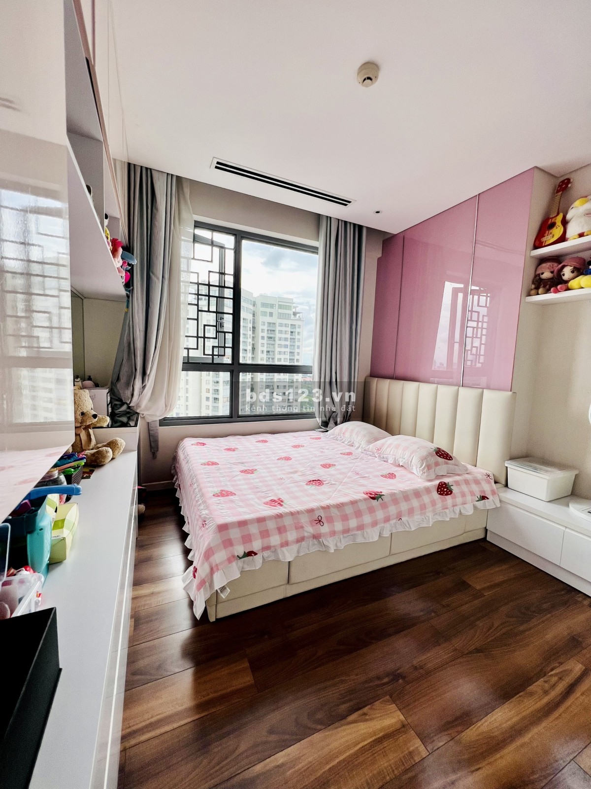 Bán gấp căn hộ 3PN chỉ 11,9 tỷ, 118m2, Siêu nội thất tại Đảo Kim Cương - Diamond Island