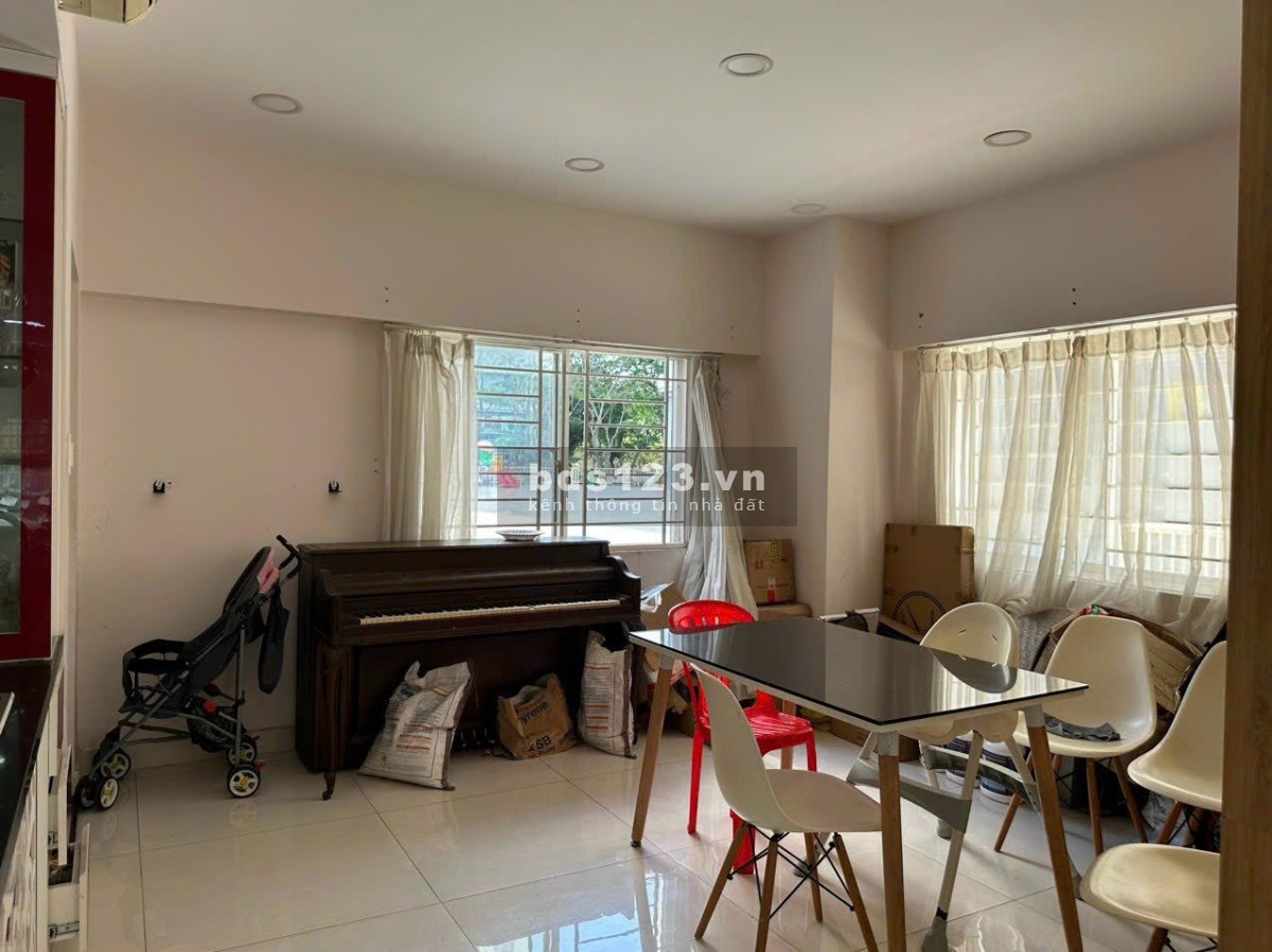 Bán shophouse 145m2 Phú Mỹ Thuận, nhà decor vừa ở vừa kinh doanh. Giá 3.5 tỷ.