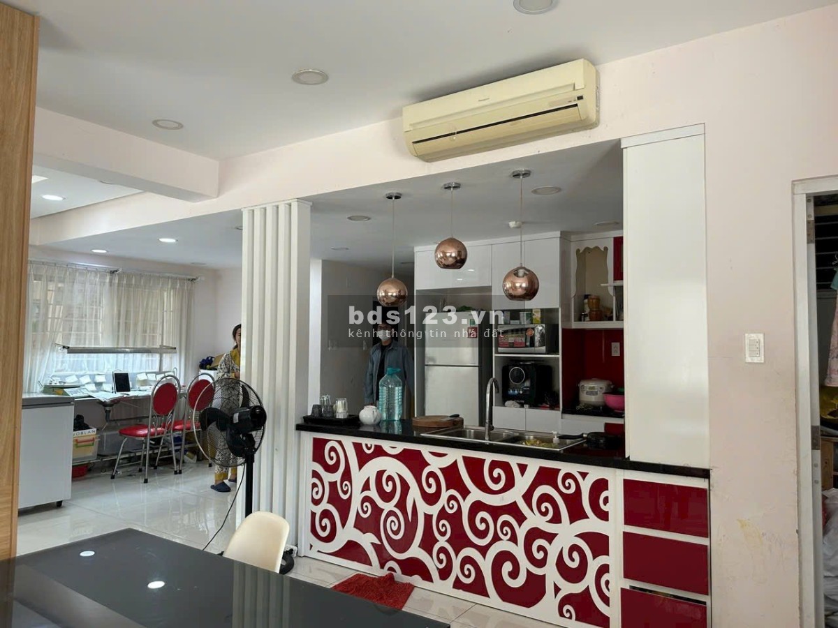 Bán shophouse 145m2 Phú Mỹ Thuận, nhà decor vừa ở vừa kinh doanh. Giá 3.5 tỷ.