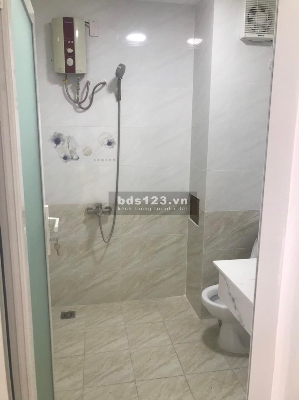 Chung cư Phan Xích Long, Phường 7, Phú Nhuận 2pn 80m2 12,5tr. Bàn giao nhà sơn sửa mới