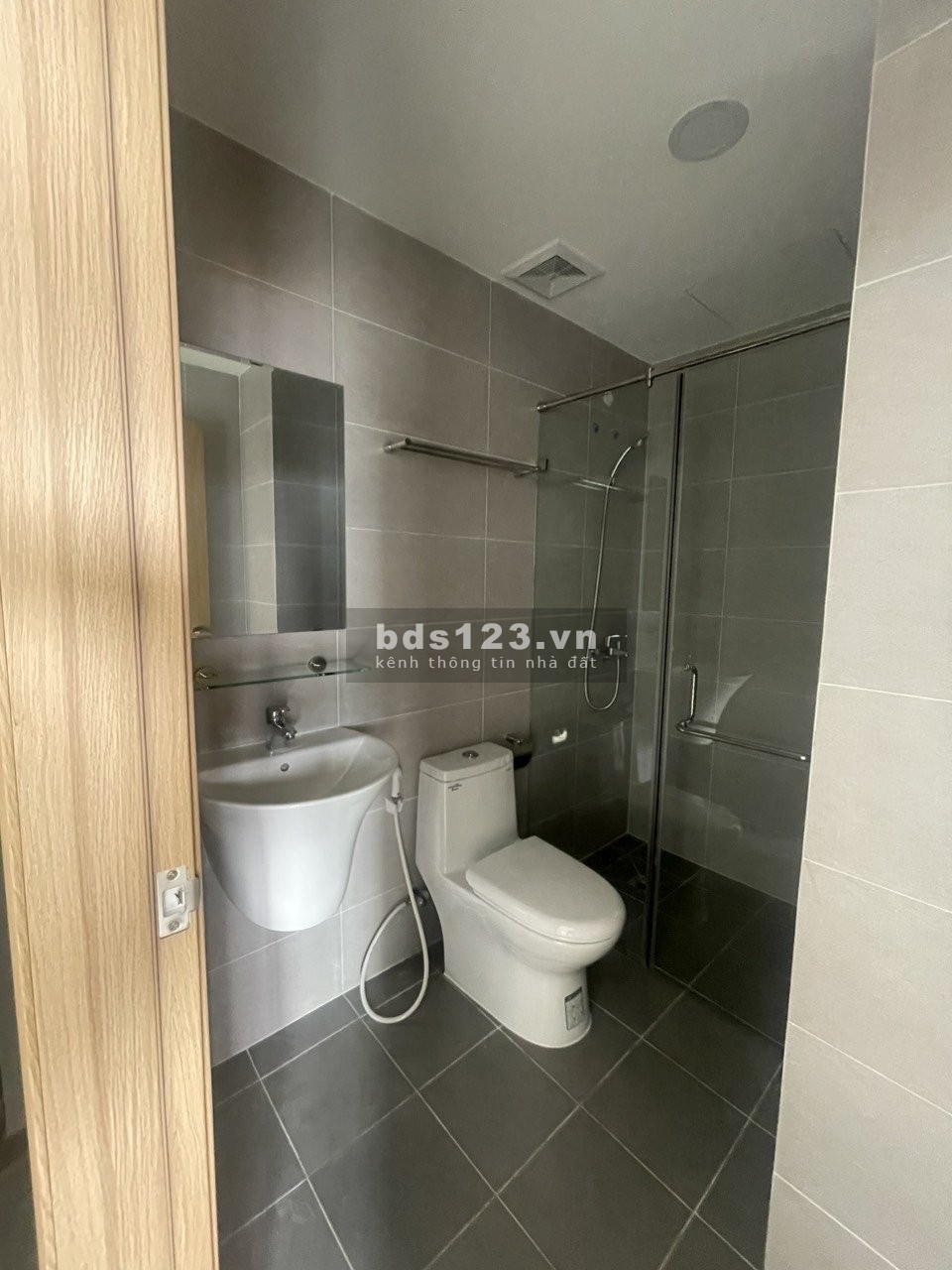CHO THUÊ CĂN HỘ BCONS PLAZA- 2PN - 6 triệu/ Tháng